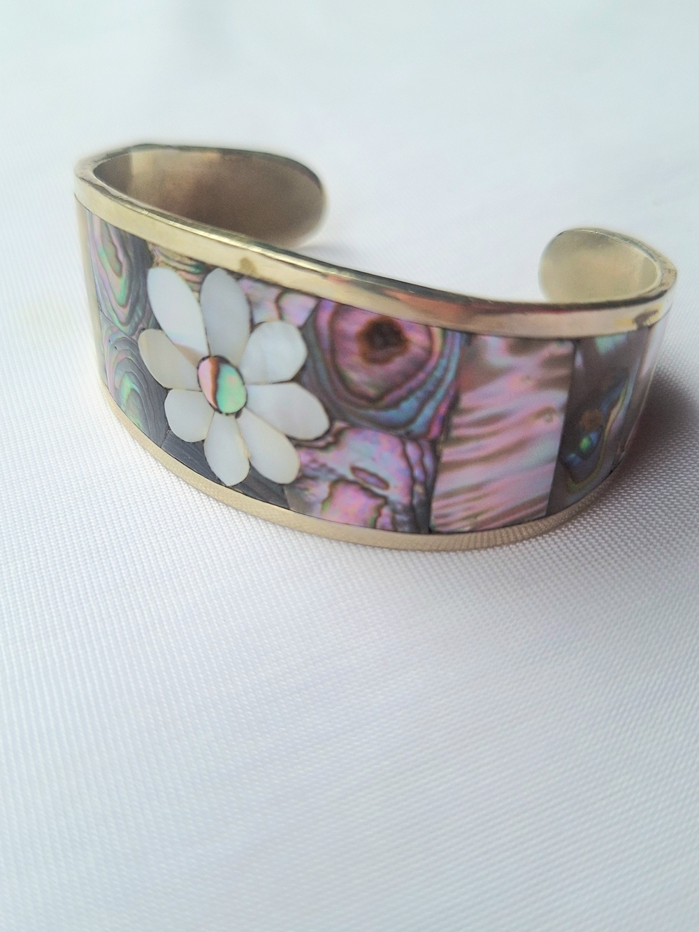Vintage Shell Inlay Daisy Cuff Bracelet - Iridescent Mother of Pearl/Abalone